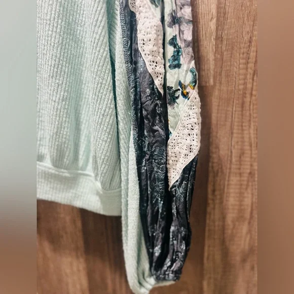 Free People Casual Clash Top Teal Blue Lace Long Sleeve Sz Small Women’s - Picture 3 of 5